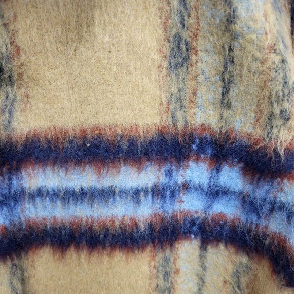 Steve Madden Size L Eldridge Shirt Jacket Coat Plaid Oversize Fuzzy Southwestern - Picture 3 of 6